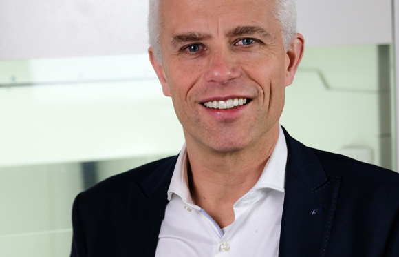 Additive Industries appoints Paul Simons to Director Operations & Supply Chain Additive Industries appoints Paul Simons to Director Operations & Supply Chain
