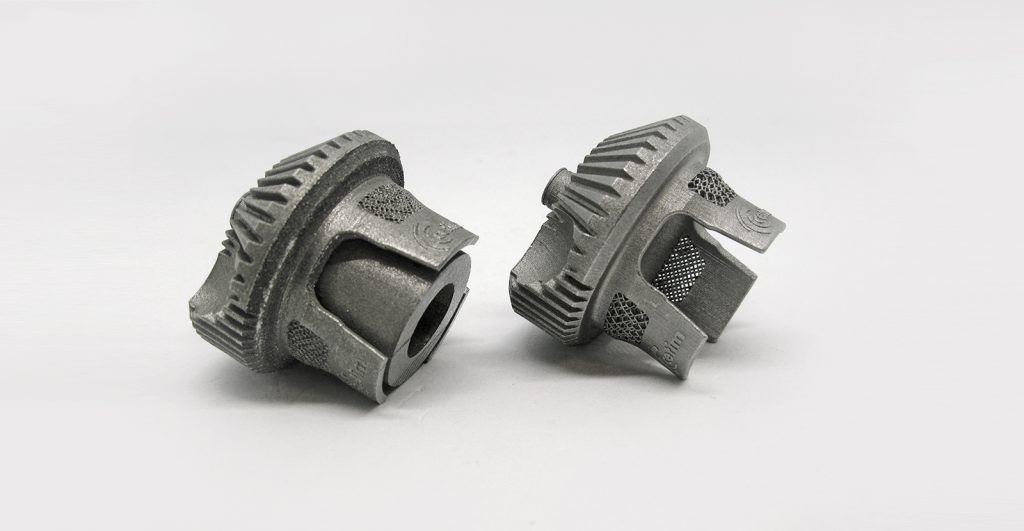 Fig. 5 The accuracy of a Digital Metal part (right) compared to an SLM part (left) (Courtesy CETIM)