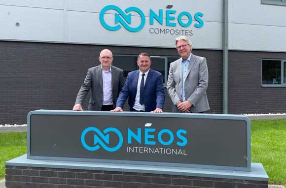 Titomic and Nèos International representatives celebrate the joint venture announcement (Courtesy Titomic and Nèos International)