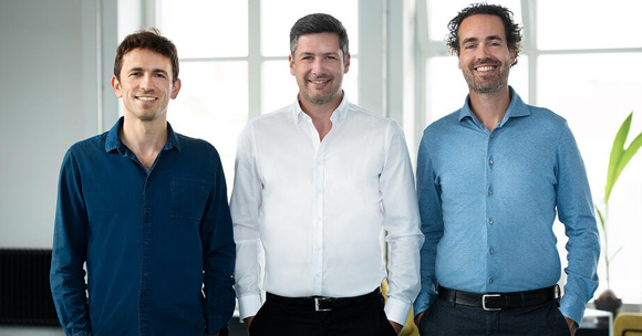 Left to right: 3YOURMIND co-founders and CEOs Aleksander Ciszek and Stephan Kühr with Bas de Jong (Courtesy 3YOURMIND)