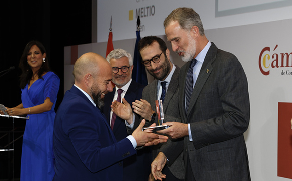 His Majesty the King of Spain presented the National SME Award of the year 2023 to Ángel Llavero, CEO of Meltio (Courtesy Meltio)
