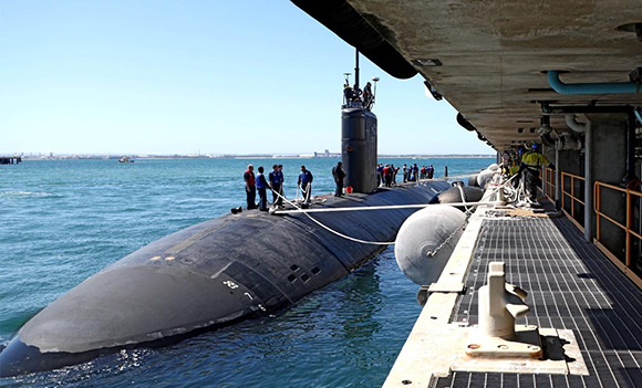 A Los Angeles-class submarine USS Annapolis (SSN 760) tied up alongside Diamantina Pier at Fleet Base West, HMAS Stirling, Western Australia (Courtesy Australia Defence Forces)