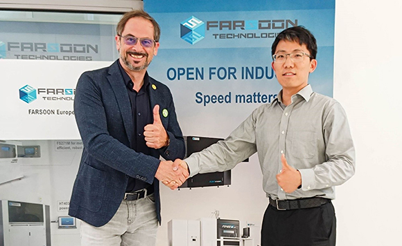 Left to right: Michael Hofer, owner of MostTech, and Oliver Li, Managing Director of Farsoon Europe (Courtesy Farsoon)