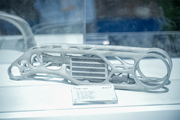 The thigh hydraulic system integrates flow channels, actuators, and heat sinks (Courtesy BLT)