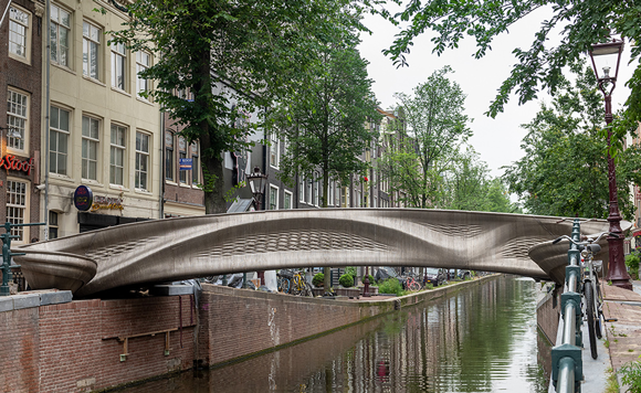 The award-winning MX3D Bridge in public use over the Oudezijds Achterburgwal canal (Courtesy MX3D)