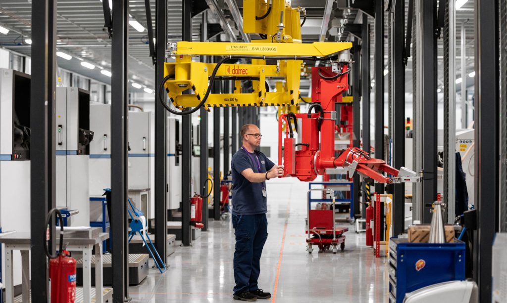 Fig. 5 This ‘mech-lifter’ is designed to speed up build turnarounds, supporting the drive for increased productivity measured by ‘laser-on’ time (Courtesy Materials Solutions Ltd)