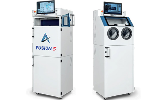 ADDiTEC’s range now includes the Fusion S PBF-LB Additive Manufacturing machine (left) and the Fusion Cabin unpacking station (right) (Courtesy ADDiTEC)