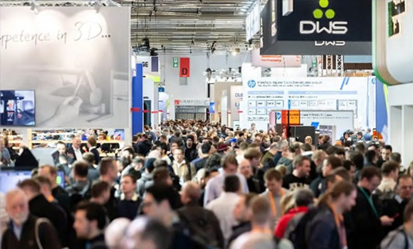 Crowded aisles at Formnext 2025 (Courtesy Formnext Mesago Messe Frankfurt/Mathias Kutt)