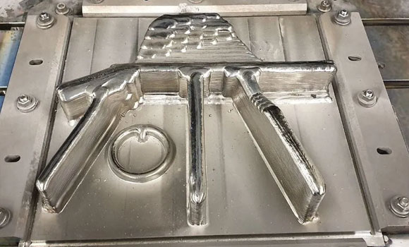 Wire DED allows Airbus to move from manufacturing small components to creating large, structural titanium parts up to seven metres long (Courtesy Airbus)