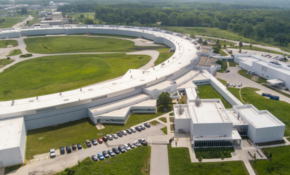 The Advanced Photon Source at Argonne National Laboratory is the brightest synchrotron X-ray light source in the world. This stadium-sized facility creates those X-rays by accelerating electrons through a kilometre-long loop of magnetic fields. Using these powerful X-ray beams, NIST researchers were able to watch metals mix and form new alloys in real time (Courtesy NIST)