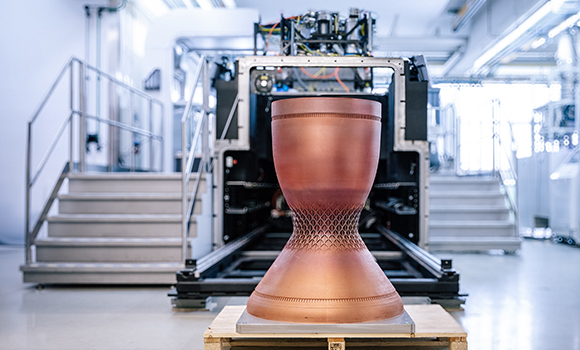 The new production facility in Weilheim provides the capacity to assemble large-scale PBF-LB machines such as the AMCM M 8K. Designed for the production of large-format metal components, the machine offers build volumes of 800 × 800 × 1,200 mm and larger (Courtesy AMCM)