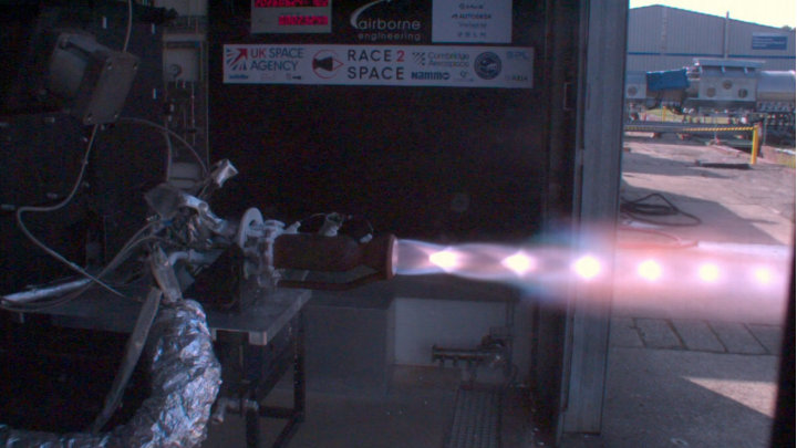 Hot-fire testing of the 7 kN LOX / IPA engine (Courtesy Eplus3D)