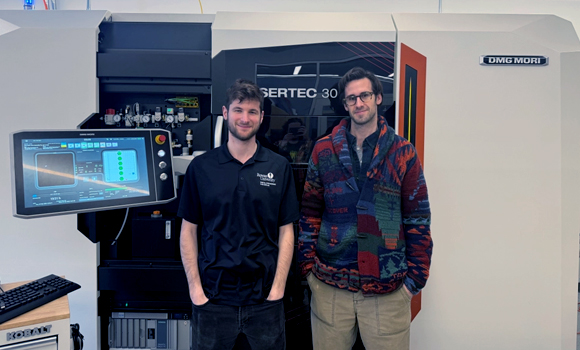 Alex Kinoian, Undergraduate Research Student (left) and Andrew Holliday, Phase3D Applications Engineering Manager (Courtesy Phase3D)