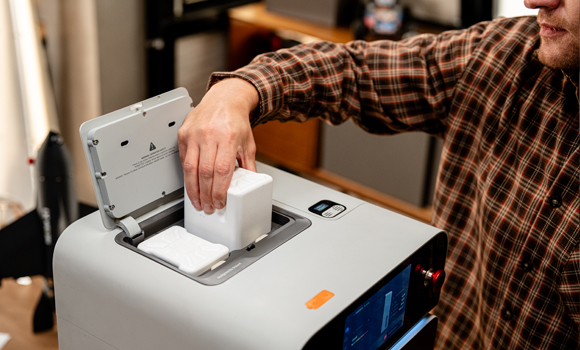 The plug-and-play powder cartridges are intended to simplify material handling (Courtesy SnowX)