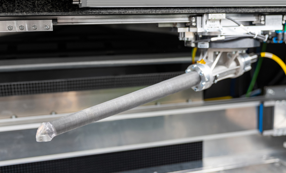 The pivot arm on the Flying Ray® S moves the optics across the build area (Courtesy Kurtz Ersa)