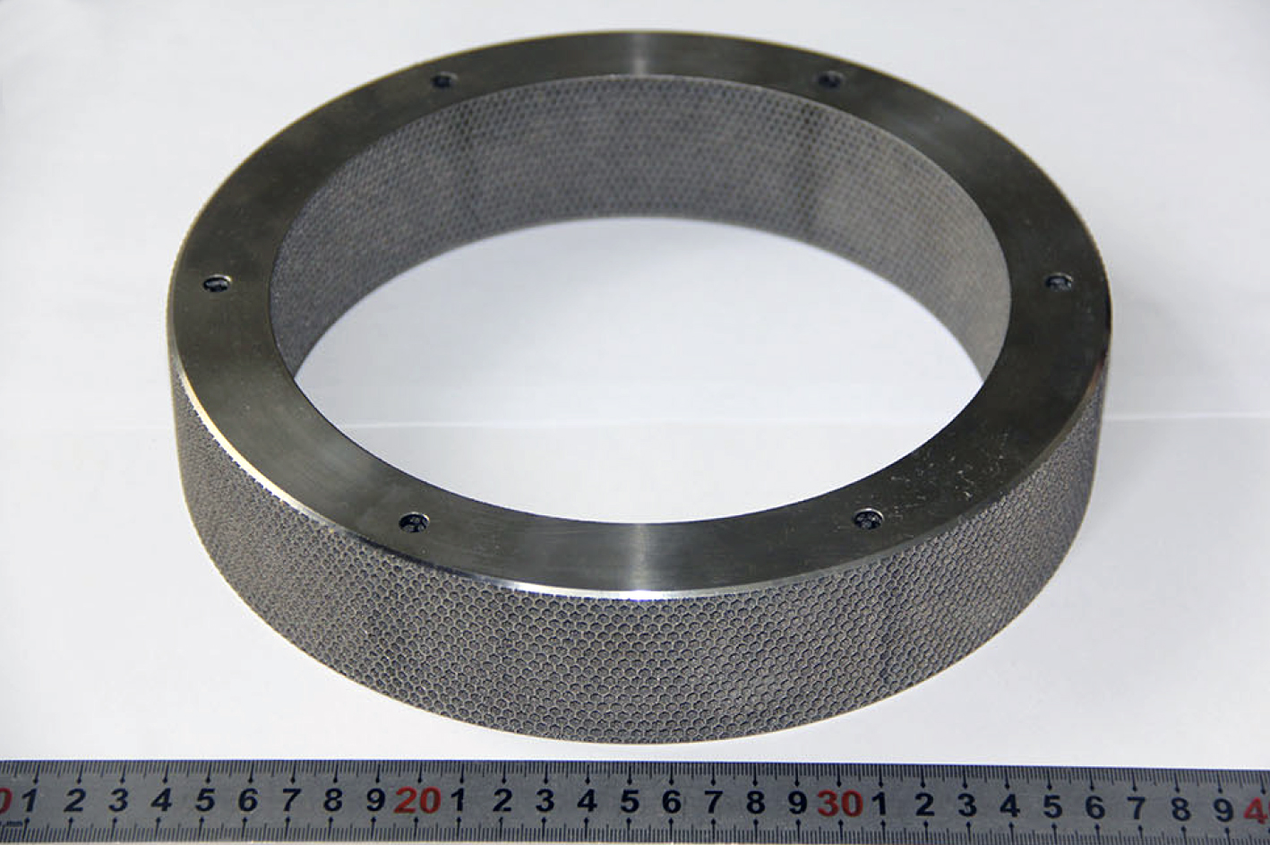 Fig. 1 Ti-6Al-4V honeycomb oil–gas separation rotor additively manufactured by SEBM