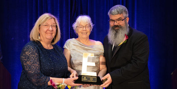 Dr Dawn White (centre), founder of Solidica and inventor of the Ultrasonic AM process, and Mark Norfolk (right), president and CEO of Fabrisonic, received the Engineering Materials Achievement Award (Courtesy Fabrisonic)