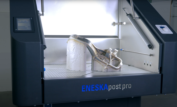 joke Technology has developed the ENESKApostprocess, a fully enclosed workstation allowing users carry out the post-processing of additively manufactured parts (Courtesy joke Technology)