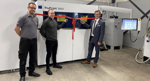 Peter Brown (left), LAS; Felix Barr, Yorkshire Space Hub (centre); and Don Valley MP Nick Fletcher (right) (Courtesy Laser Additive Solutions)