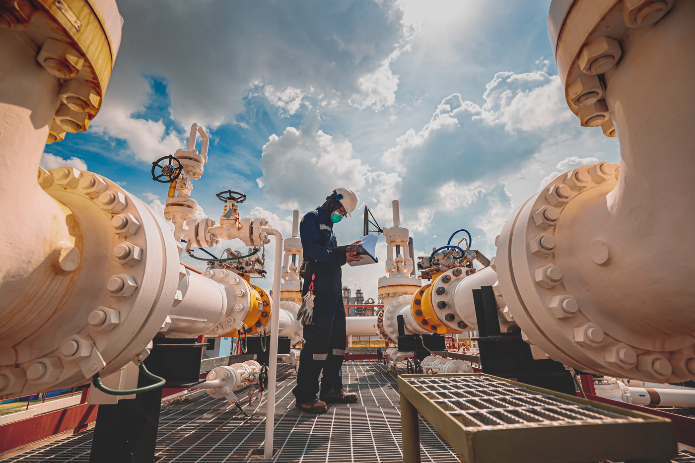 Fig. 1 The petrochemical industry is currently regarded as one of the largest potential markets by value for AM-enabled digital spare parts (Courtesy Adobe Stock/chitsanupong)