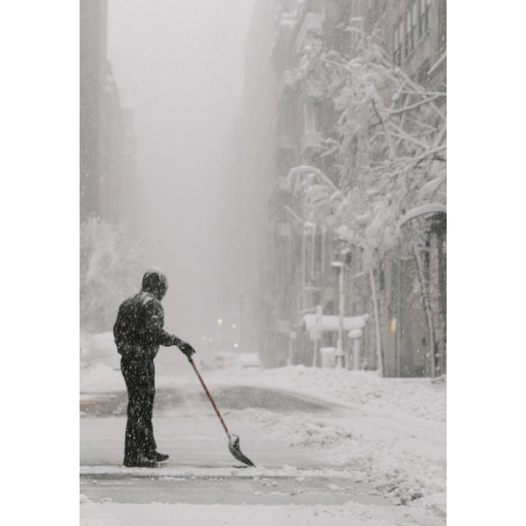 Fig. 2 Heavy snowfall in New York during the February blizzard that disrupted travel to AMS 2026 (Courtesy Adobe Stock/Cavan)